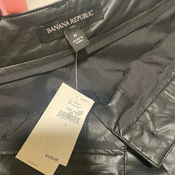 NWT Banana Republic Vegan Leather Midi Skirt with Buttons Black Size 6 - Picture 5 of 8